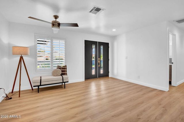 10624 N 38TH Street, Phoenix, AZ 85028