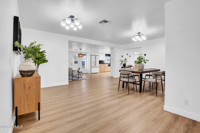 10624 N 38TH Street, Phoenix, AZ 85028