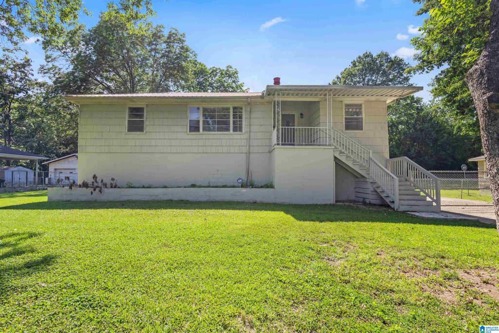 2236 2ND PLACE NE, Center Point, AL 35215