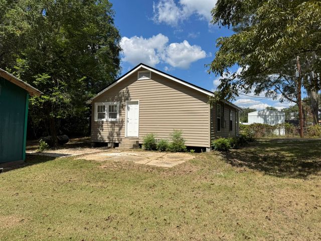 110 Lewis Ave., Petal, MS 39465