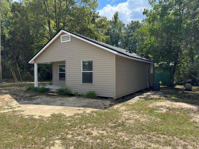 110 Lewis Ave., Petal, MS 39465