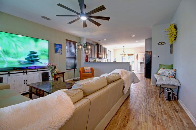 1409 Ellis Lane, Aubrey, TX 76227