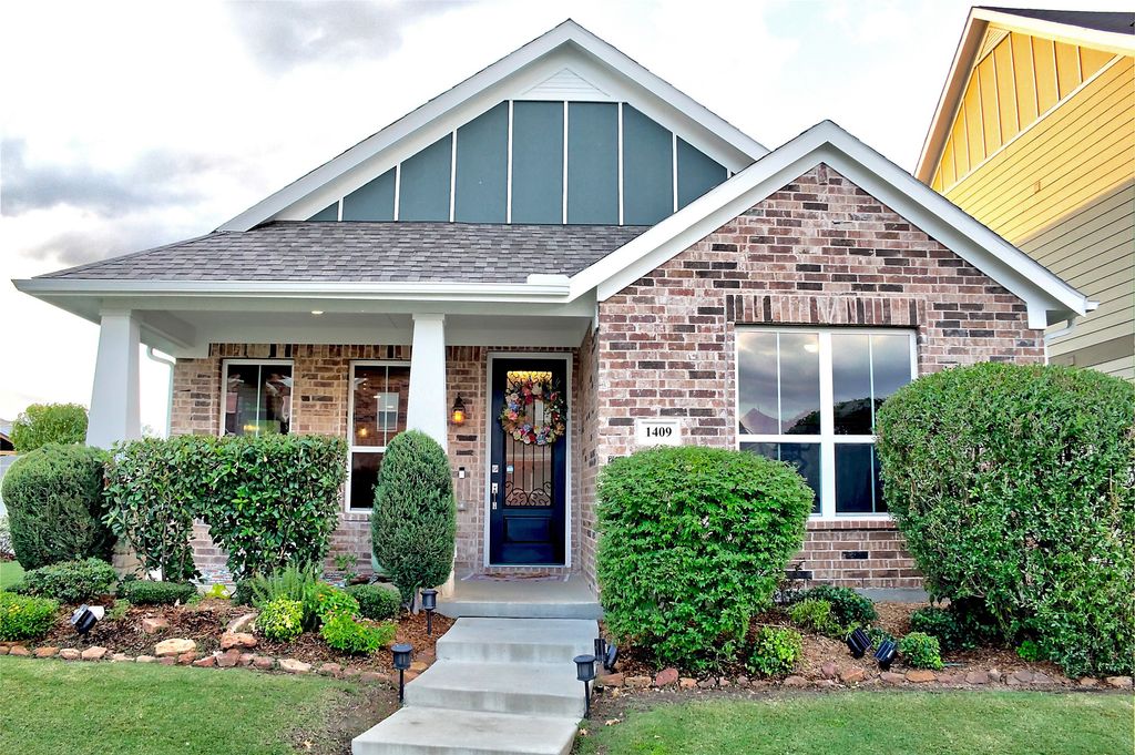 1409 Ellis Lane, Aubrey, TX 76227