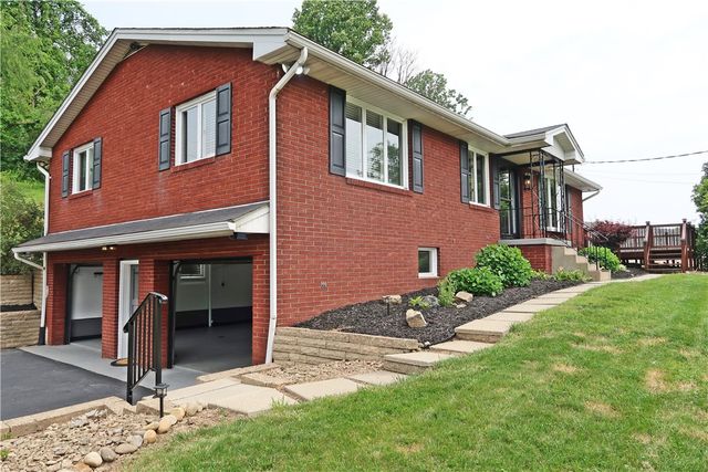 135 Penn Adamsburg Rd, Hempfield Twp, PA 15644