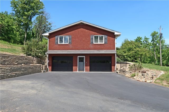 135 Penn Adamsburg Rd, Hempfield Twp, PA 15644