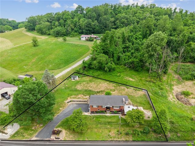135 Penn Adamsburg Rd, Hempfield Twp, PA 15644