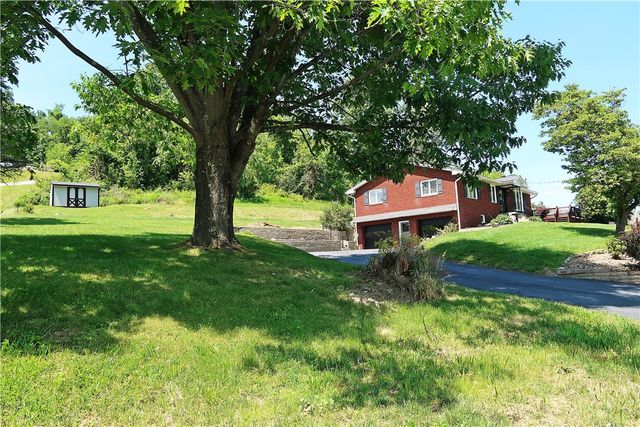 135 Penn Adamsburg Rd, Hempfield Twp, PA 15644
