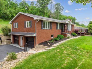 135 Penn Adamsburg Rd, Hempfield Twp, PA 15644