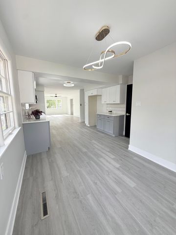 7421 Monroe Avenue, Hammond, IN 46324