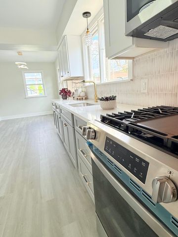 7421 Monroe Avenue, Hammond, IN 46324