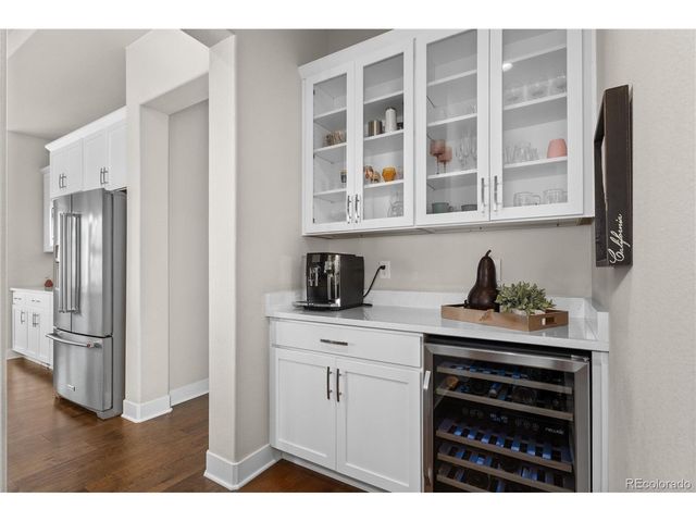 27671 E Lakeview Dr, Aurora, CO 80016