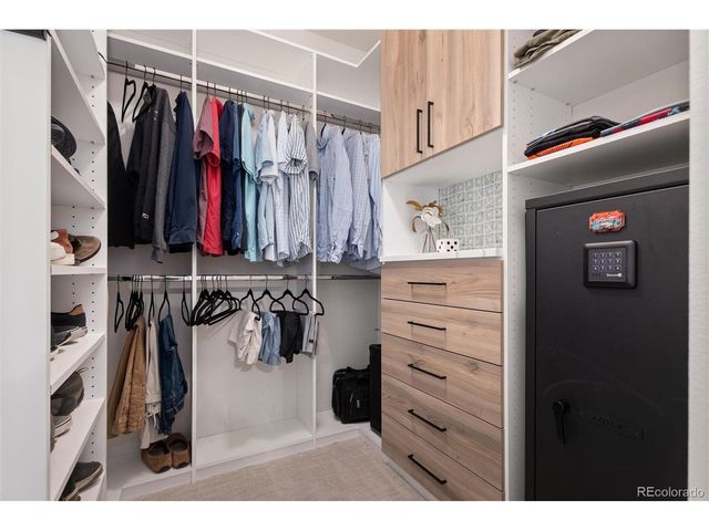 27671 E Lakeview Dr, Aurora, CO 80016