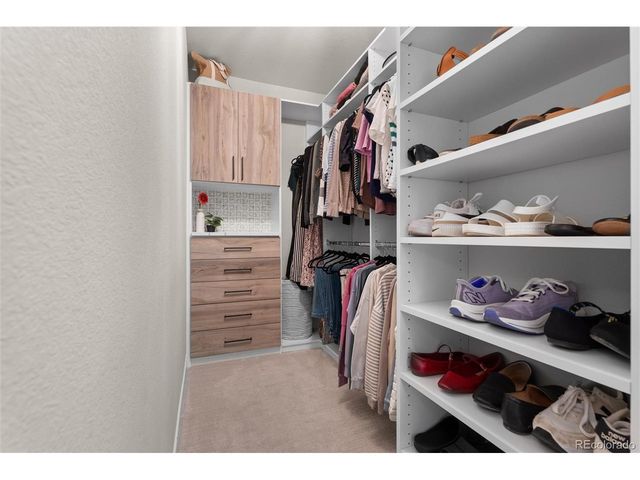 27671 E Lakeview Dr, Aurora, CO 80016