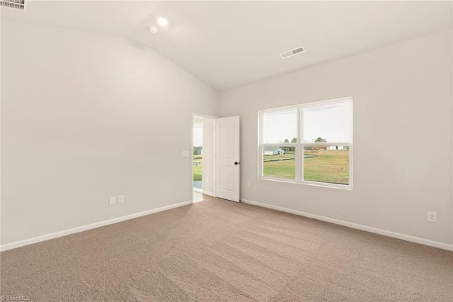 1084 Russell Drive, Winston-salem, NC 27127