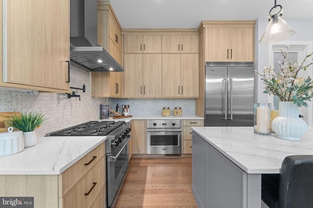 8104 WOODHAVEN BLVD, Bethesda, MD 20817
