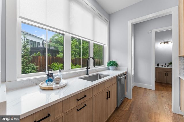 8104 WOODHAVEN BLVD, Bethesda, MD 20817