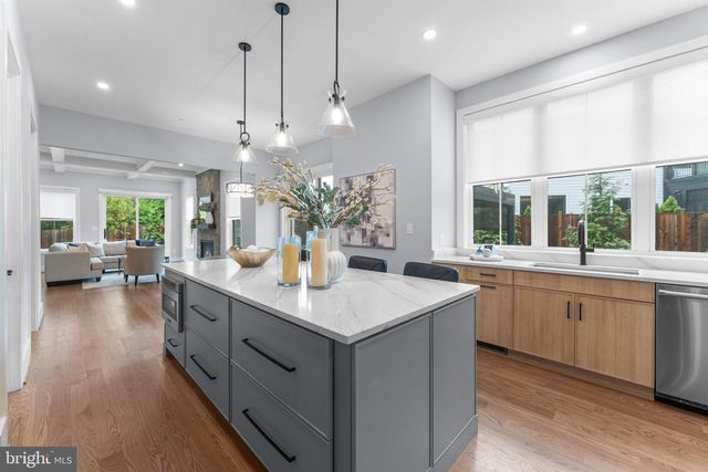 8104 WOODHAVEN BLVD, Bethesda, MD 20817