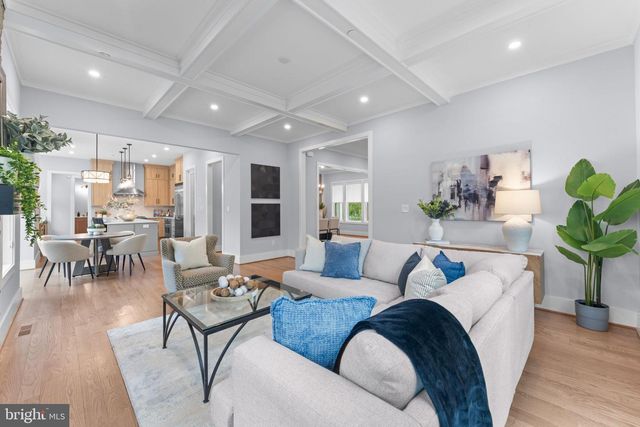 8104 WOODHAVEN BLVD, Bethesda, MD 20817