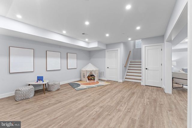 8104 WOODHAVEN BLVD, Bethesda, MD 20817
