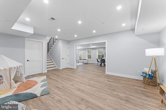 8104 WOODHAVEN BLVD, Bethesda, MD 20817