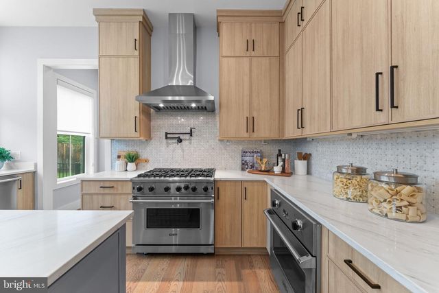 8104 WOODHAVEN BLVD, Bethesda, MD 20817