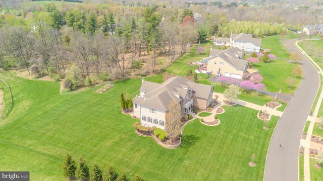 24 HAYHURST DR, Newtown, PA 18940