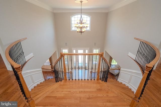 24 HAYHURST DR, Newtown, PA 18940