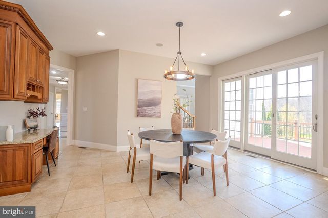 24 HAYHURST DR, Newtown, PA 18940