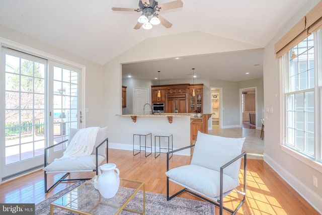 24 HAYHURST DR, Newtown, PA 18940
