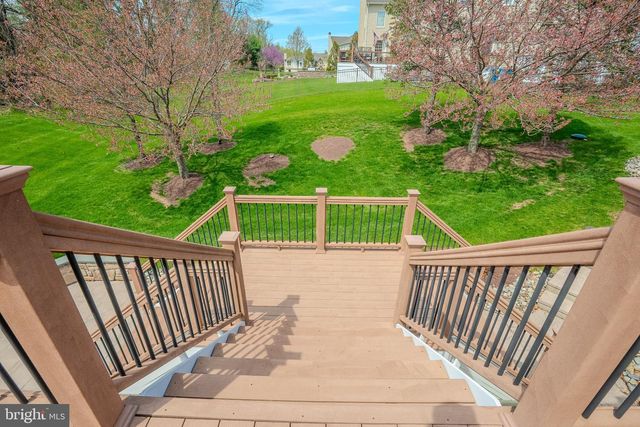 24 HAYHURST DR, Newtown, PA 18940