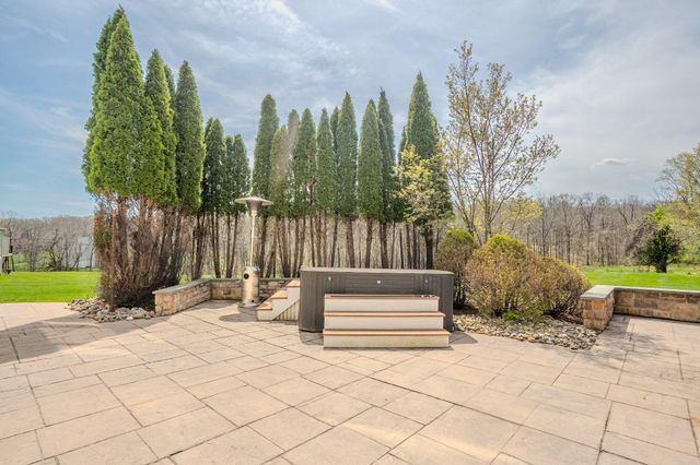24 HAYHURST DR, Newtown, PA 18940