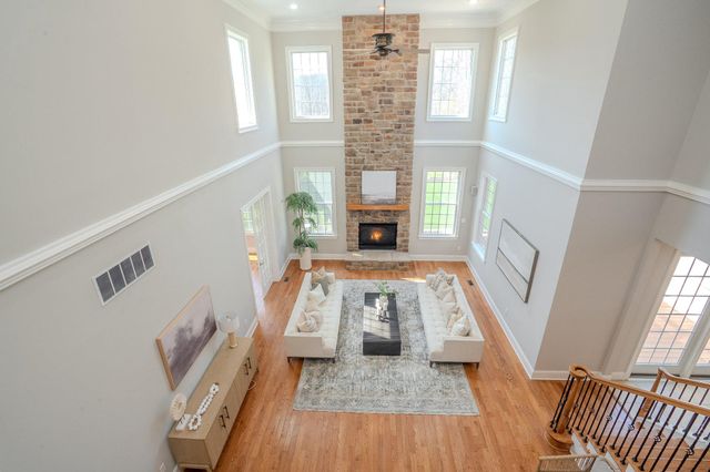 24 HAYHURST DR, Newtown, PA 18940