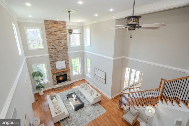 24 HAYHURST DR, Newtown, PA 18940