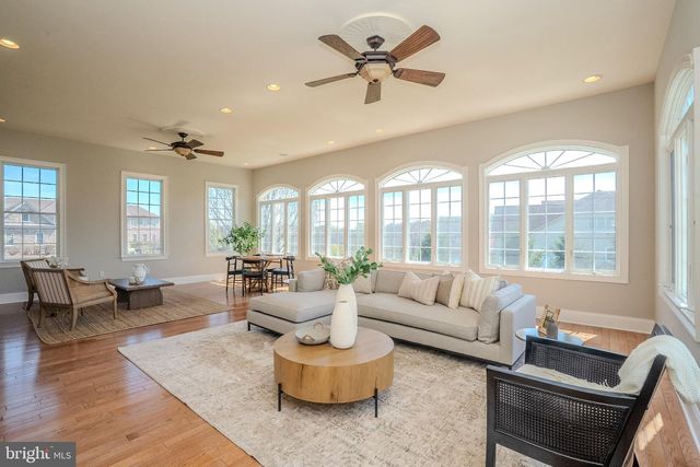 24 HAYHURST DR, Newtown, PA 18940