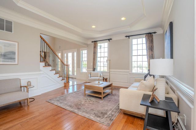 24 HAYHURST DR, Newtown, PA 18940