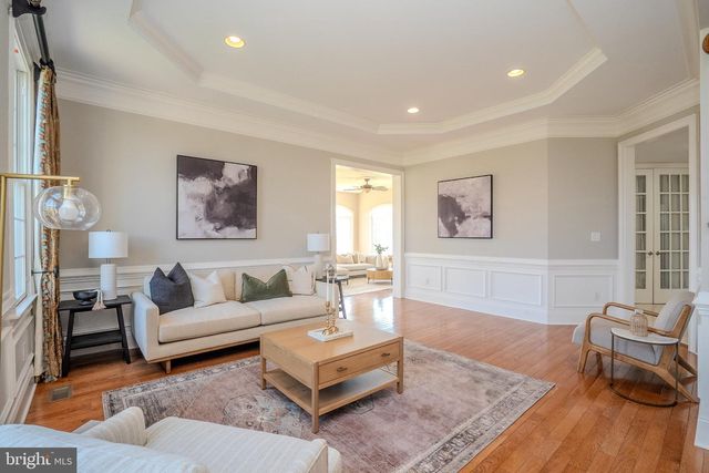 24 HAYHURST DR, Newtown, PA 18940