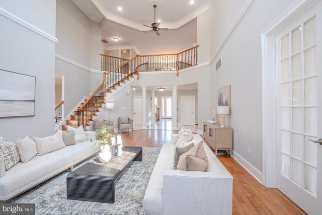 24 HAYHURST DR, Newtown, PA 18940