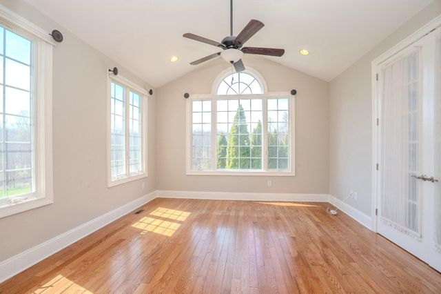 24 HAYHURST DR, Newtown, PA 18940