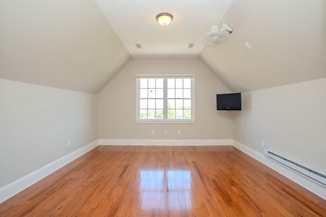 24 HAYHURST DR, Newtown, PA 18940