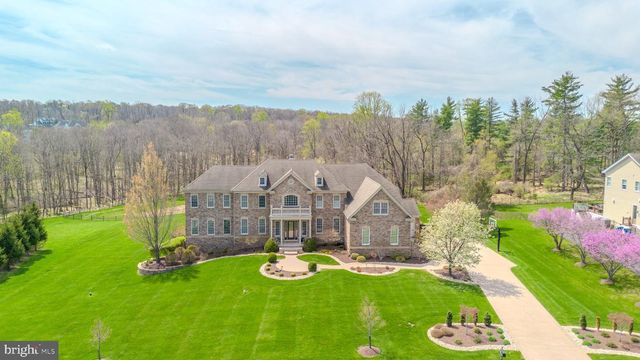 24 HAYHURST DR, Newtown, PA 18940