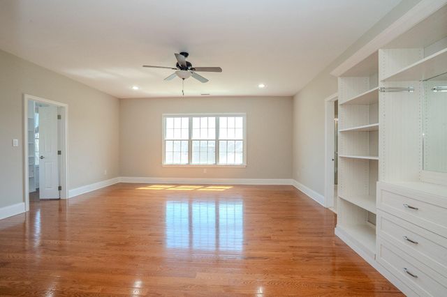 24 HAYHURST DR, Newtown, PA 18940