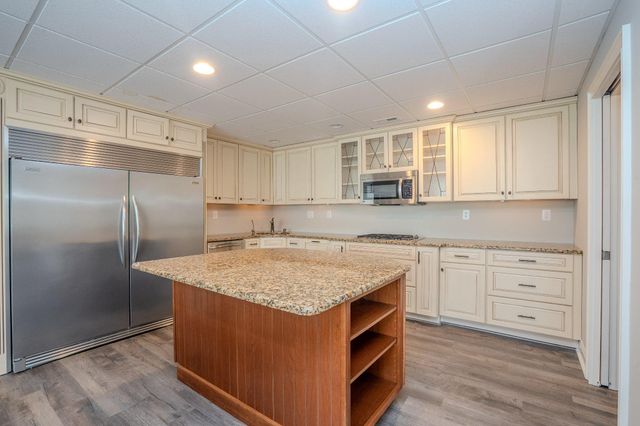 24 HAYHURST DR, Newtown, PA 18940