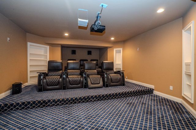24 HAYHURST DR, Newtown, PA 18940