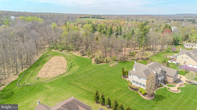 24 HAYHURST DR, Newtown, PA 18940