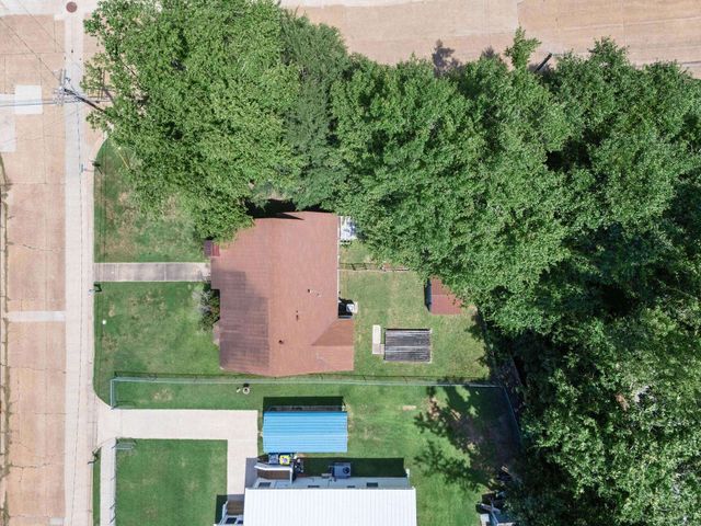720 Riverside Dr, Kilgore, TX 75662