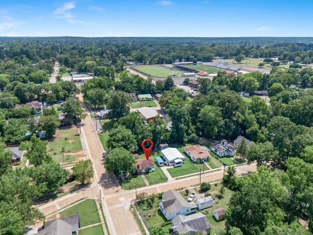 720 Riverside Dr, Kilgore, TX 75662