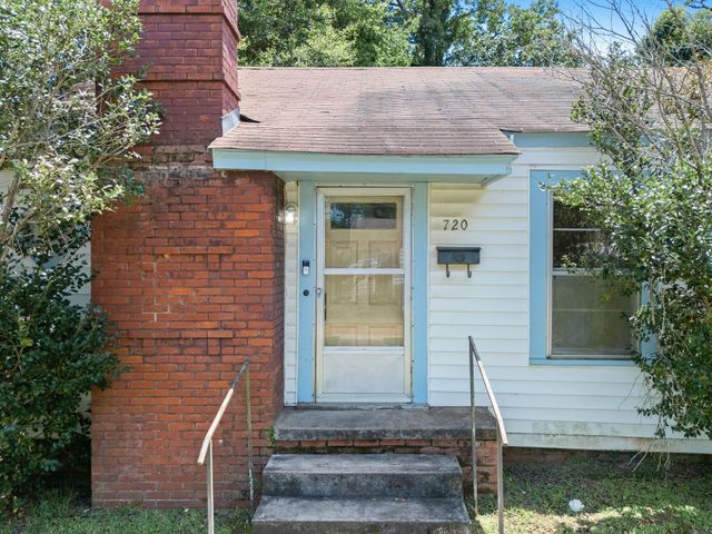 720 Riverside Dr, Kilgore, TX 75662