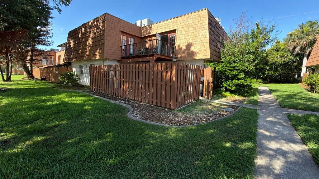 120 MOONSTONE COURT, Port Orange, FL 32129