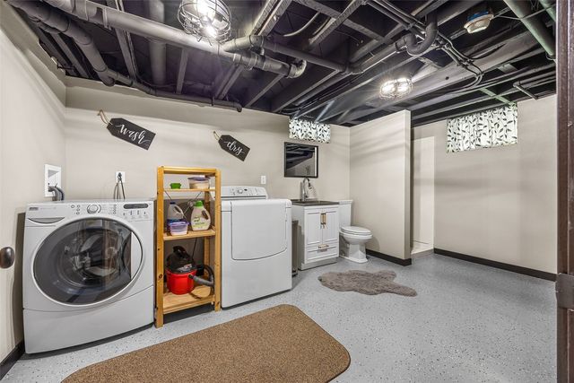 1388 Hickory Hollow Rd. NE, Solon, IA 52333