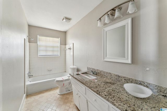 5601 CRESTVIEW DRIVE, Adamsville, AL 35005